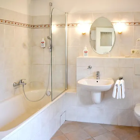 ホテル Bio- Und Gesundheitshotel Gutshaus *